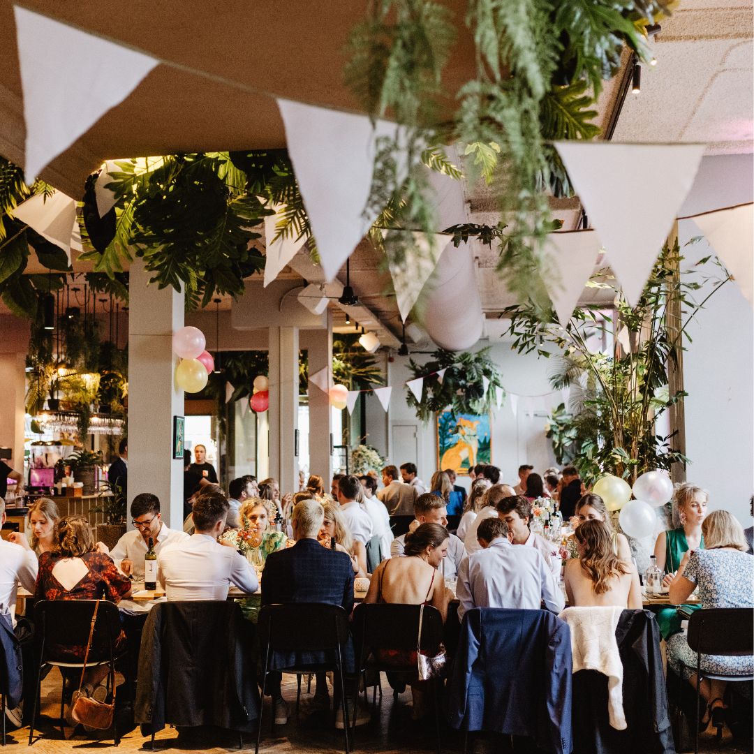 De Utrechter, trouwlocatie in Utrecht centrum. Diner in ons restaurant voor de bruiloftgasten van Bob en Noa. Samantha Bosdijk Photography