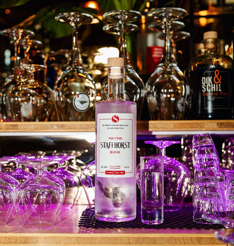 Utrechtse makers, Bij De Utrecht op de borrelkaart, Staffhorst Jenever
