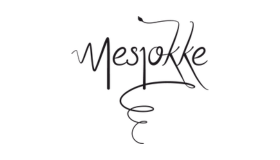 De chocoladedommetjes bij de koffie komen van Mesjokke.