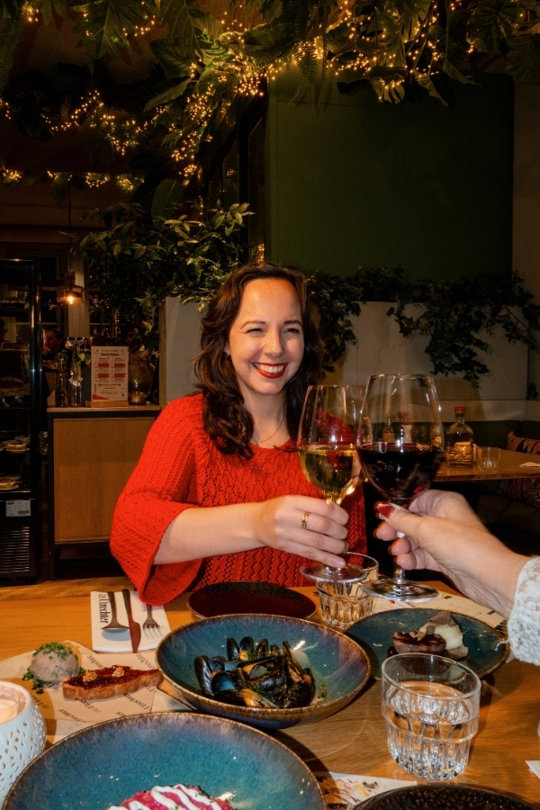 Uit eten voor je concert of theatervoorstelling bij TivoliVredenburg, Kinepolis of het Beatrix Theater met het theatermenu: Tafeltje Vol bij De Utrechter, slechts 5 minuten lopen vanaf Utrecht Centraal