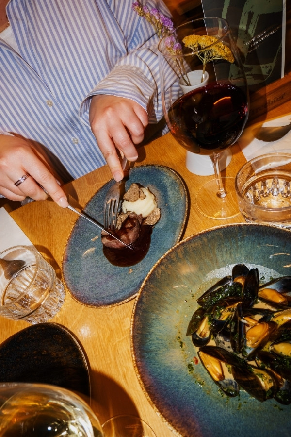 All you can eat bij De Utrechter, bestel 2 gerechtjes per persoon per ronde