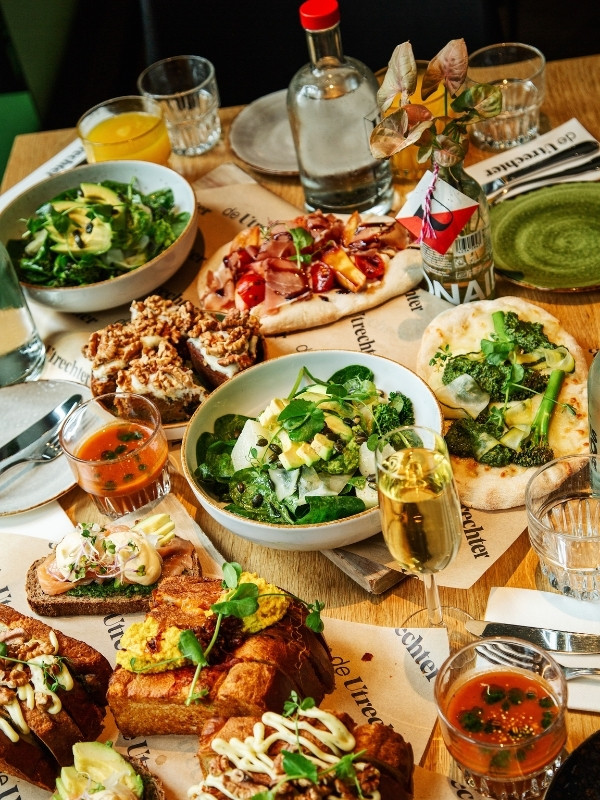 Lunchplanken vol lekkers voor een groepslunch bij De Utrechter