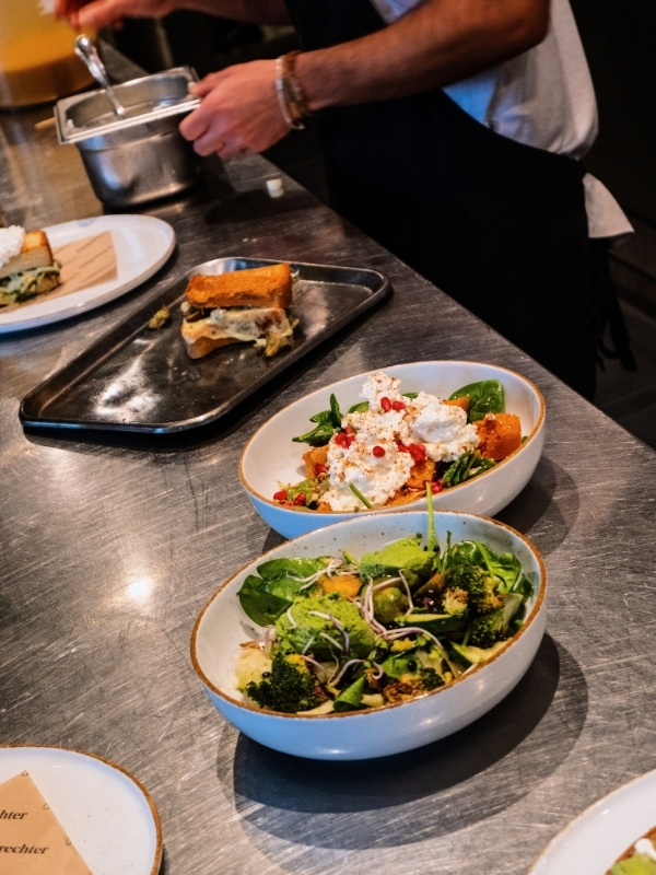 Vegetarische en plantaardige lunchgerechten bij restaurant De Utrechter