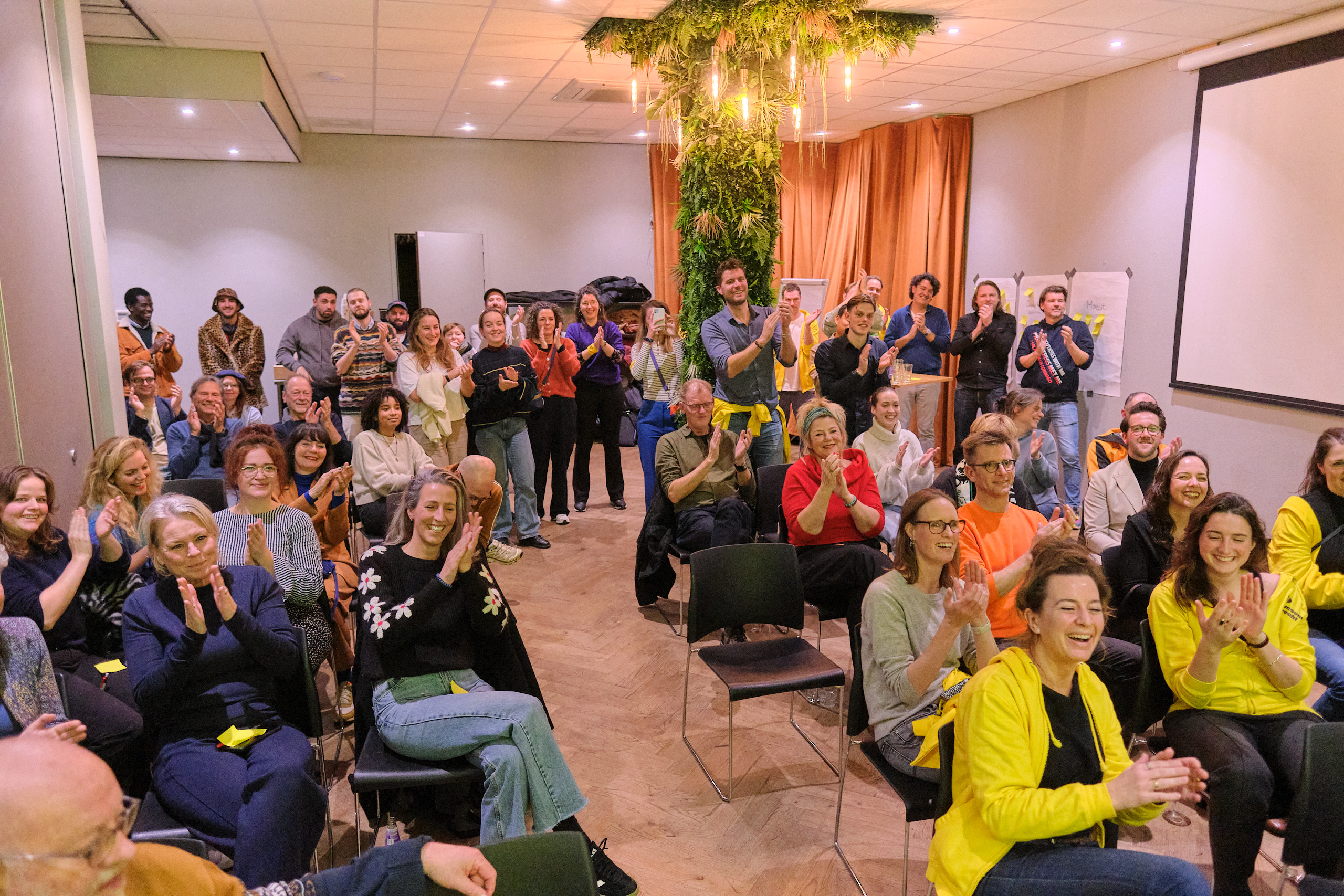 Awesome Utrecht Pitchnight bij De Utrechter, 19 november 2024. Fotografie Coen Koppen