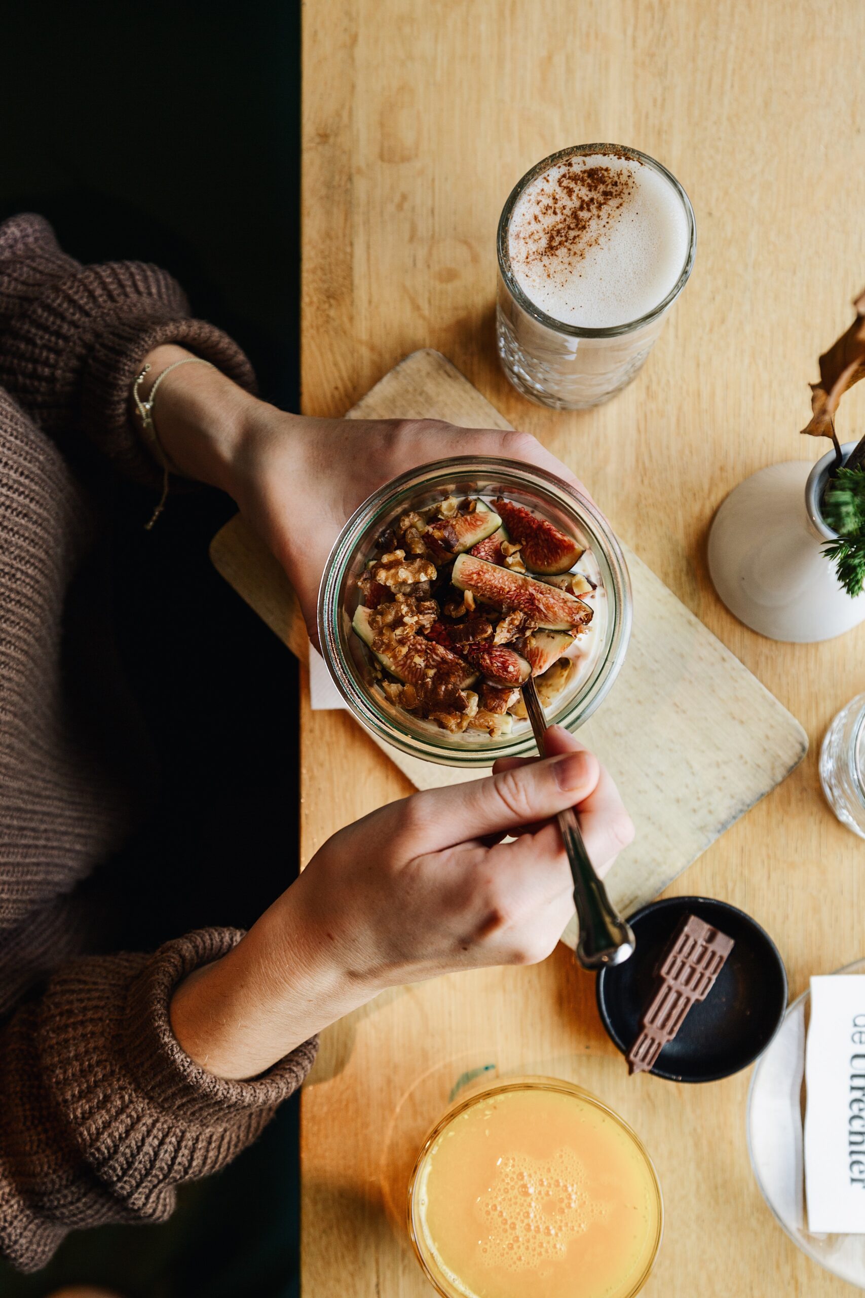 Overnight oats met wisselende seizoensgerechten bij De Utrechter