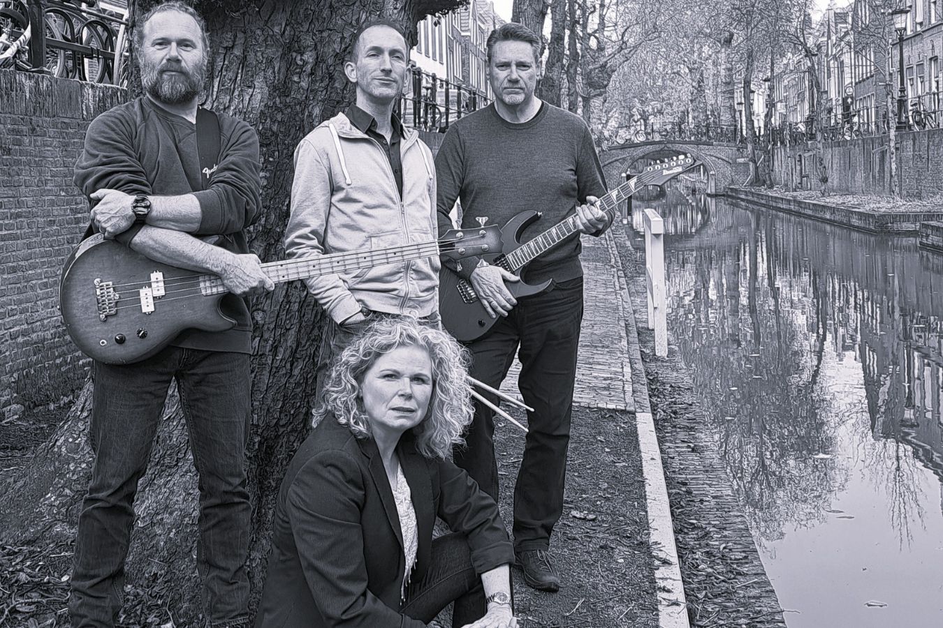 Zondag 7 juni 2026 live muziek bij De Utrechter met IJSVRIJ (Top 2000 hits). Gratis toegang, 15.00 - 17.30 uur.