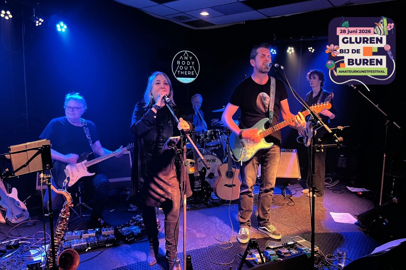 Zondag 28 juni Gluren bij de Buren met Pinkfloyd Tribute band Anybody Out There