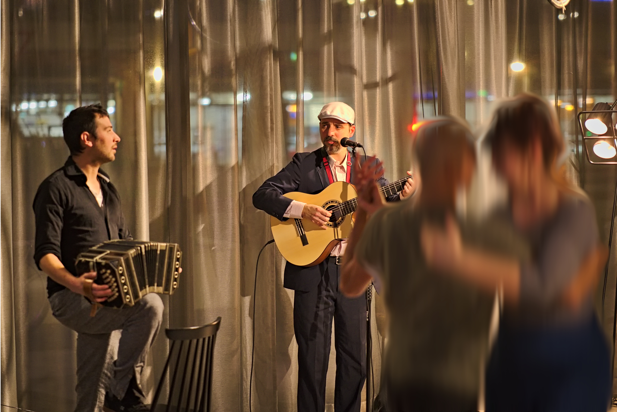 Deze zomer op zondag livemuziek bij De Utrechter. Pablo Tango live bij De Utrechter op zondag 5 juli, gratis zondagmiddagconcert in Utrecht