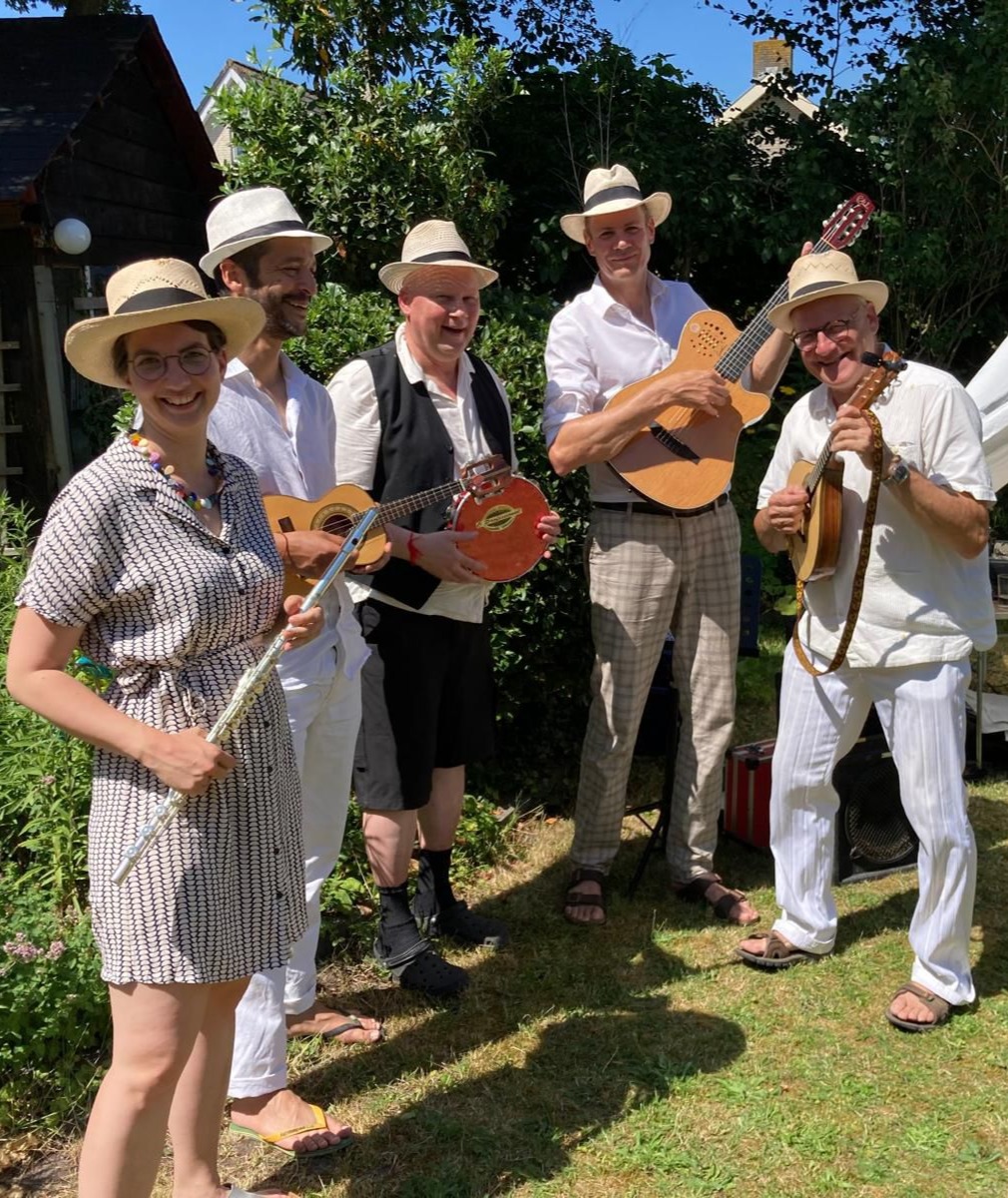 Deze zomer op zondag livemuziek bij De Utrechter. Cordas Que Falam live bij De Utrechter op zondag 23 augustus, gratis zondagmiddagconcert in Utrecht